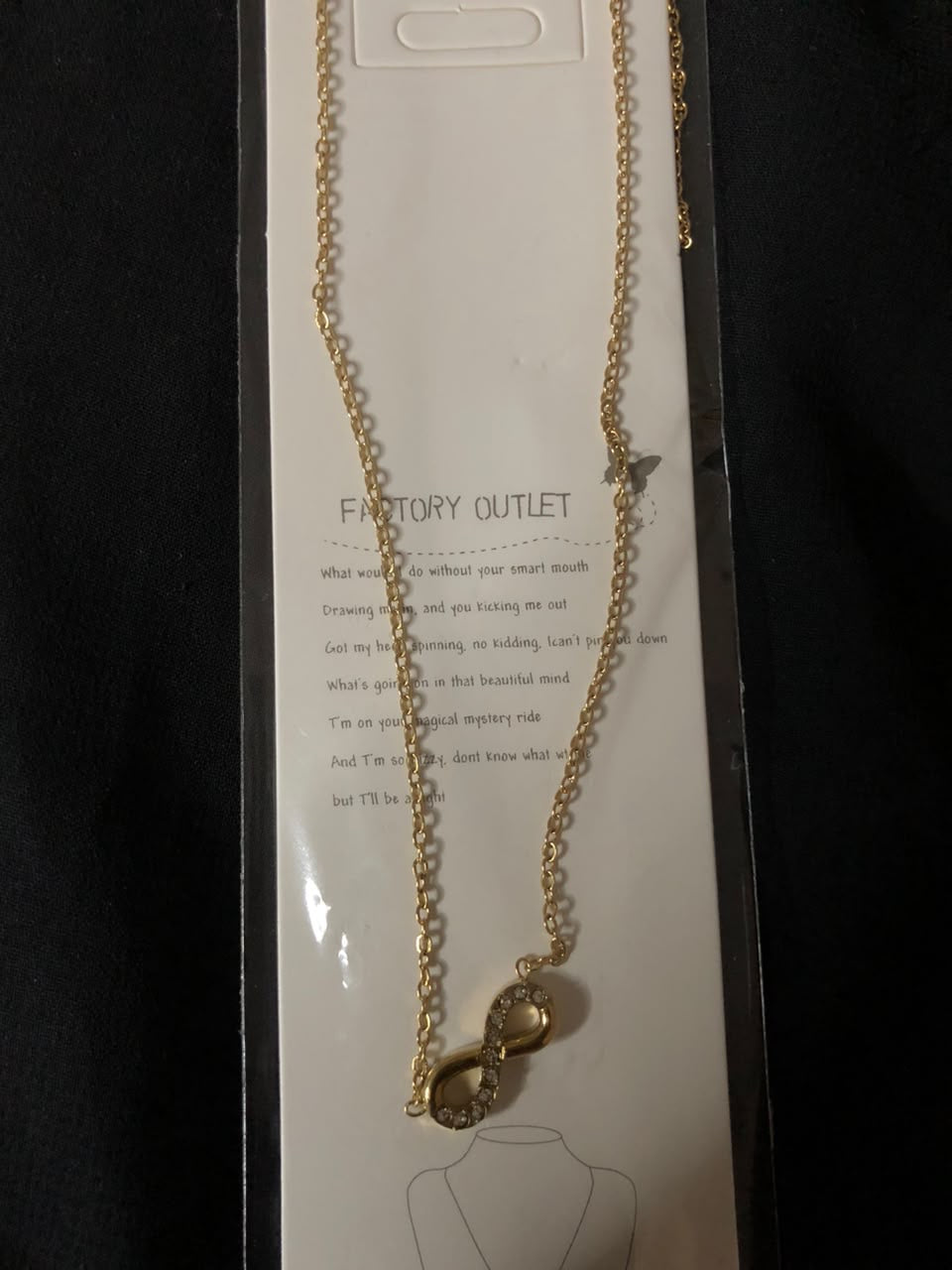 Number 8 Pendant Necklace for Women – Elegant Minimalist Fashion Necklace