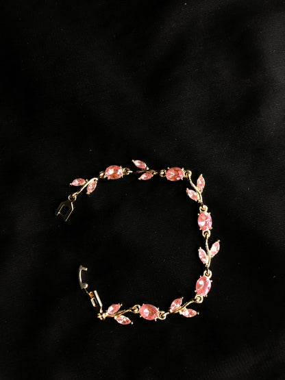 New Style Flower Bracelet – Elegant Floral Bracelet for Women