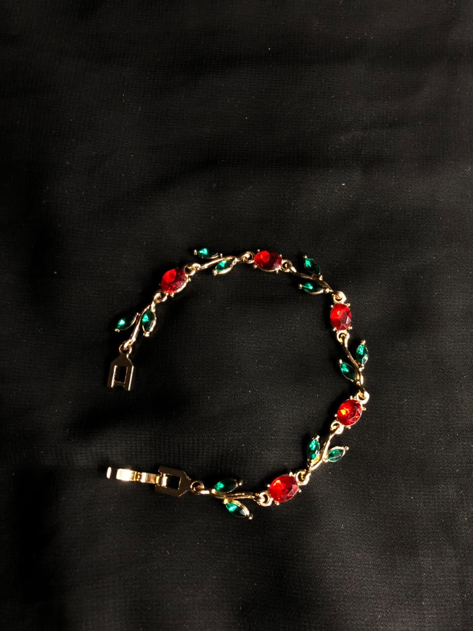 New Style Flower Bracelet – Elegant Floral Bracelet for Women